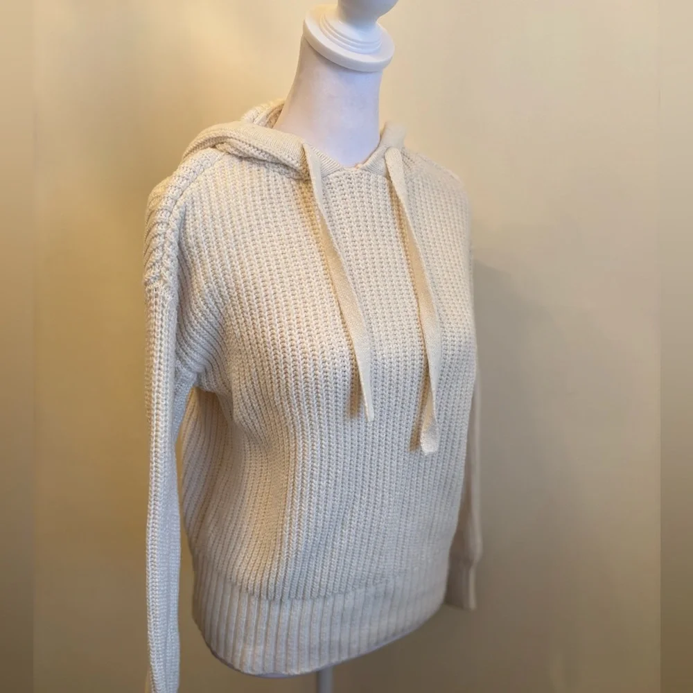 XS Nine West Cream Hooded Sweater - Picture 5 of 11